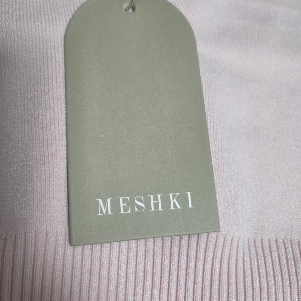 Meshki Soft Ribbed V-Neck Crop Top in Light Pink - Picture 6 of 6